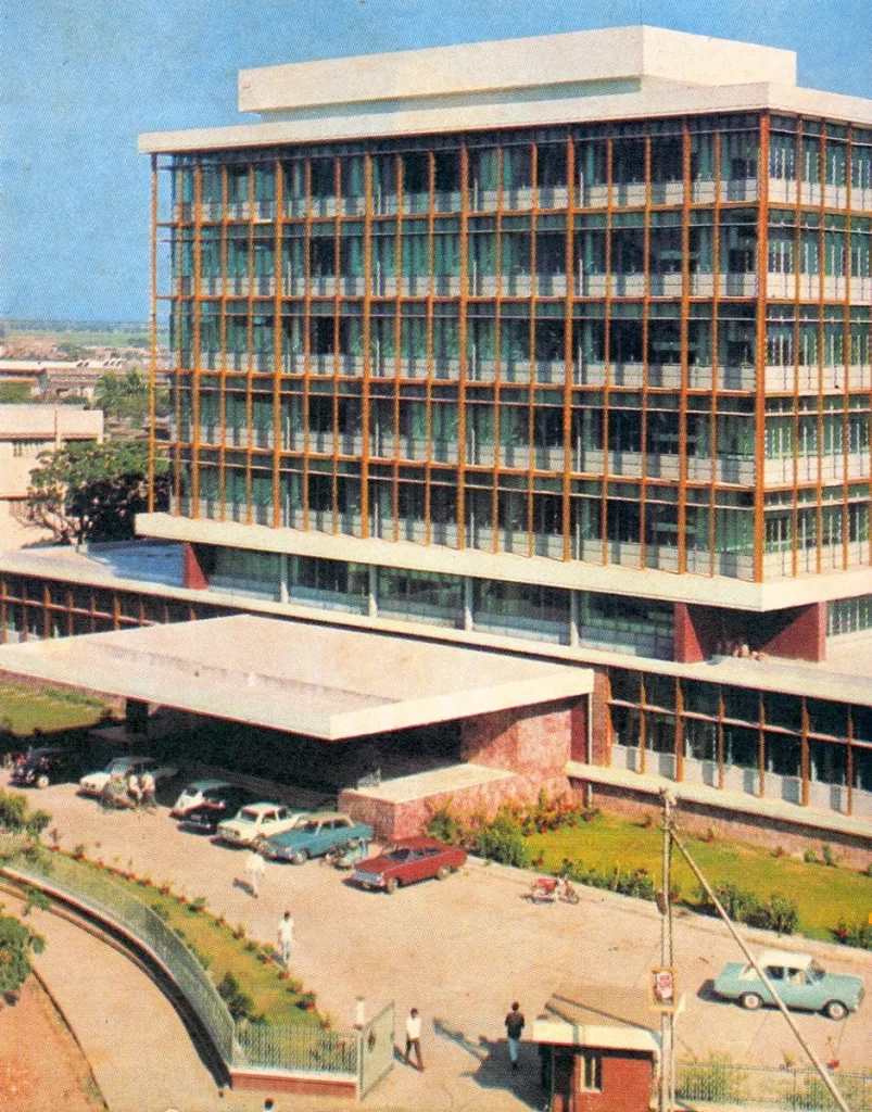 Banking in Bangladesh - Bangladesh bank old photo 1969 (1)